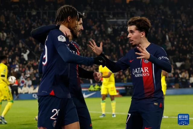 美记：多位高管认为浓眉交易到东部合适球队 有能力左右冠军归属（美媒：多位高管称若浓眉被交易至东部合适球队，将有望左右总冠军走向）