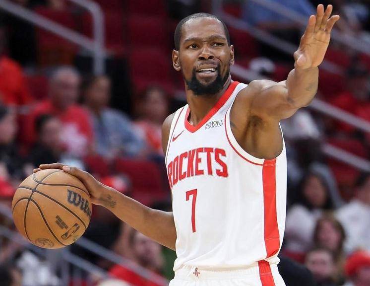 半场战报：勒沃库森0-1多特，安塞尔米诺头槌破门（半场战况：勒沃库森0-1落后多特，安塞尔米诺头球建功）