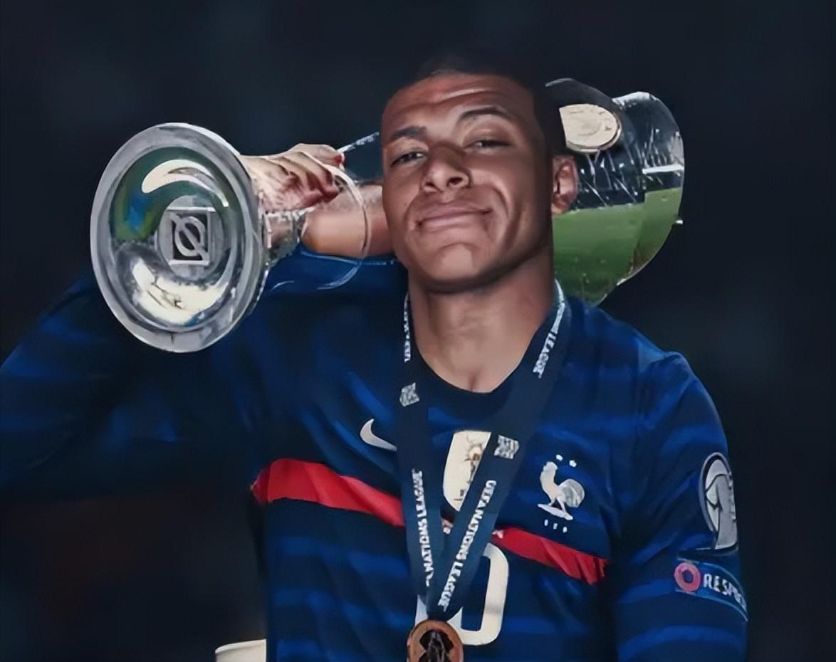 酷酷就是得分！贾马尔·穆雷半场10中7高效砍20分4板5助 次节14分（得分就是这么酷！穆雷半场10投7中高效砍下20分4板5助，次节独揽14分）