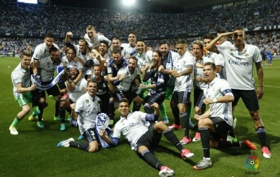 将功补过！东契奇传球失误后 回防送阿门罕见单臂大帽（失误后自我救赎！东契奇回追单臂大帽阿门）