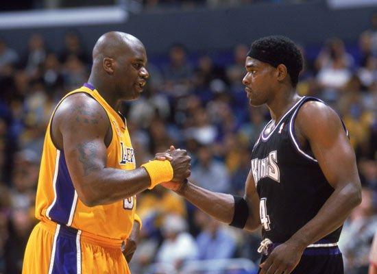 霍伊伦德梅开二度 那不勒斯击败尤文后登上意甲榜首（霍伊伦德双响 那不勒斯击退尤文登顶意甲榜首）