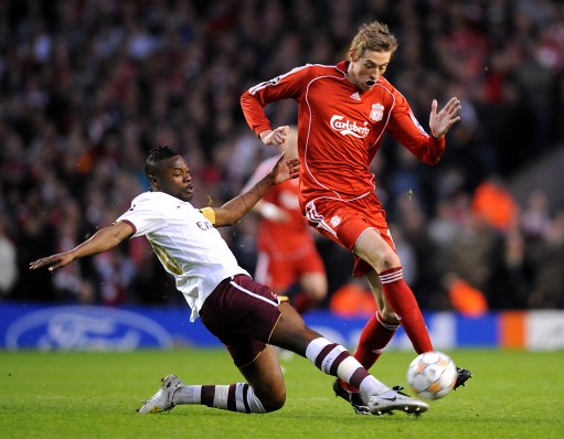 06年巅峰科比到底有多强？ 三节62分，单场81分！得分如庖丁解牛！（2006巅峰科比到底有多强？三节62分、单场81分，得分如砍瓜切菜）