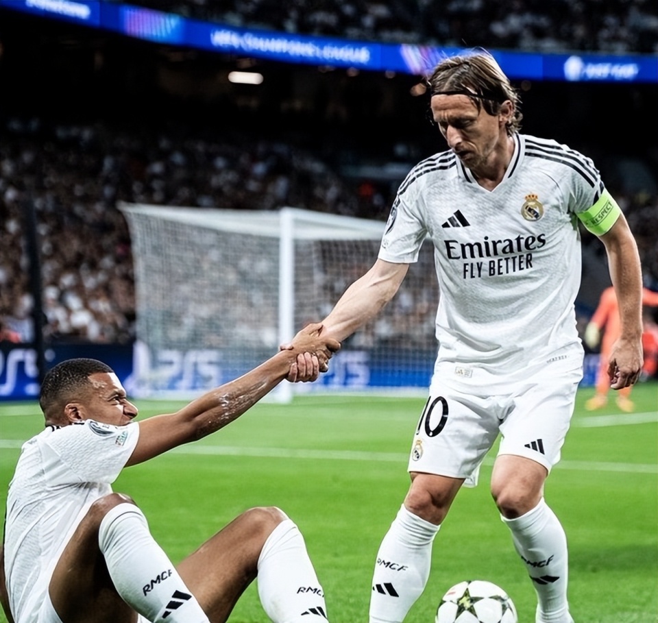 尤文官方：加蒂已接受部分半月板切除手术，球员开始康复计划（尤文官宣：加蒂完成半月板部分切除手术，已启动康复计划）