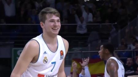 宣布了！西蒙斯新身份！NBA状元无球可打（官宣！西蒙斯身份转型，前NBA状元陷入无球可打困境）