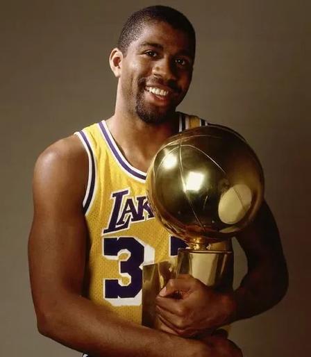 英联杯半决赛抽签：纽卡vs曼城，切尔西vs阿森纳／水晶宫胜者（英联杯四强对阵出炉：纽卡战曼城，切尔西对阵阿森纳／水晶宫胜者）